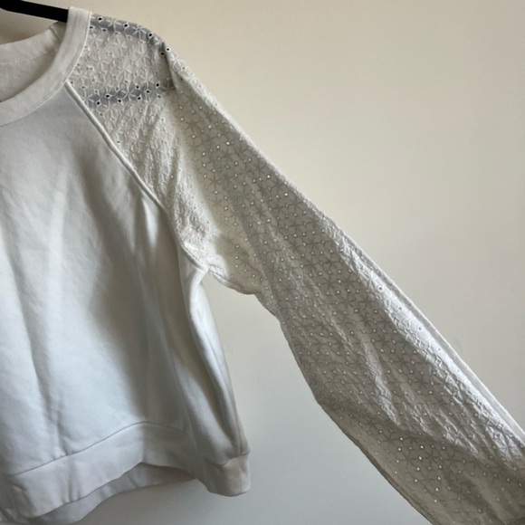 Gap Relaxed White Eyelet Crewneck Cotton Sweatshirt Womens Size Medium EUC - Picture 4 of 15